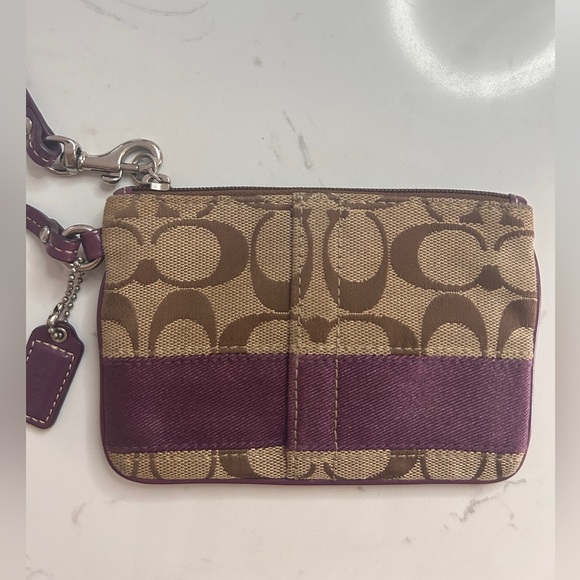 Coach Vintage Wristlet- EUC - Picture 12 of 15